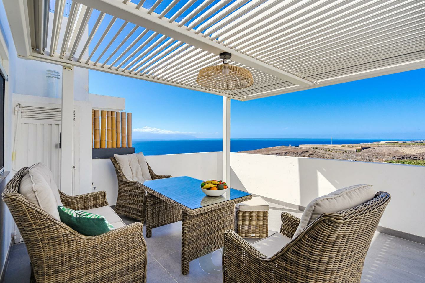 3-Bedroom-Villa-for-Sale-in-Marazul,-Adeje00 3-Bedroom-Villa-for-Sale-in-Marazul,-Adeje Renovated villa in Marazul with private pool, panoramic sea views, and two independent apartments. Ideal for living or rental income.