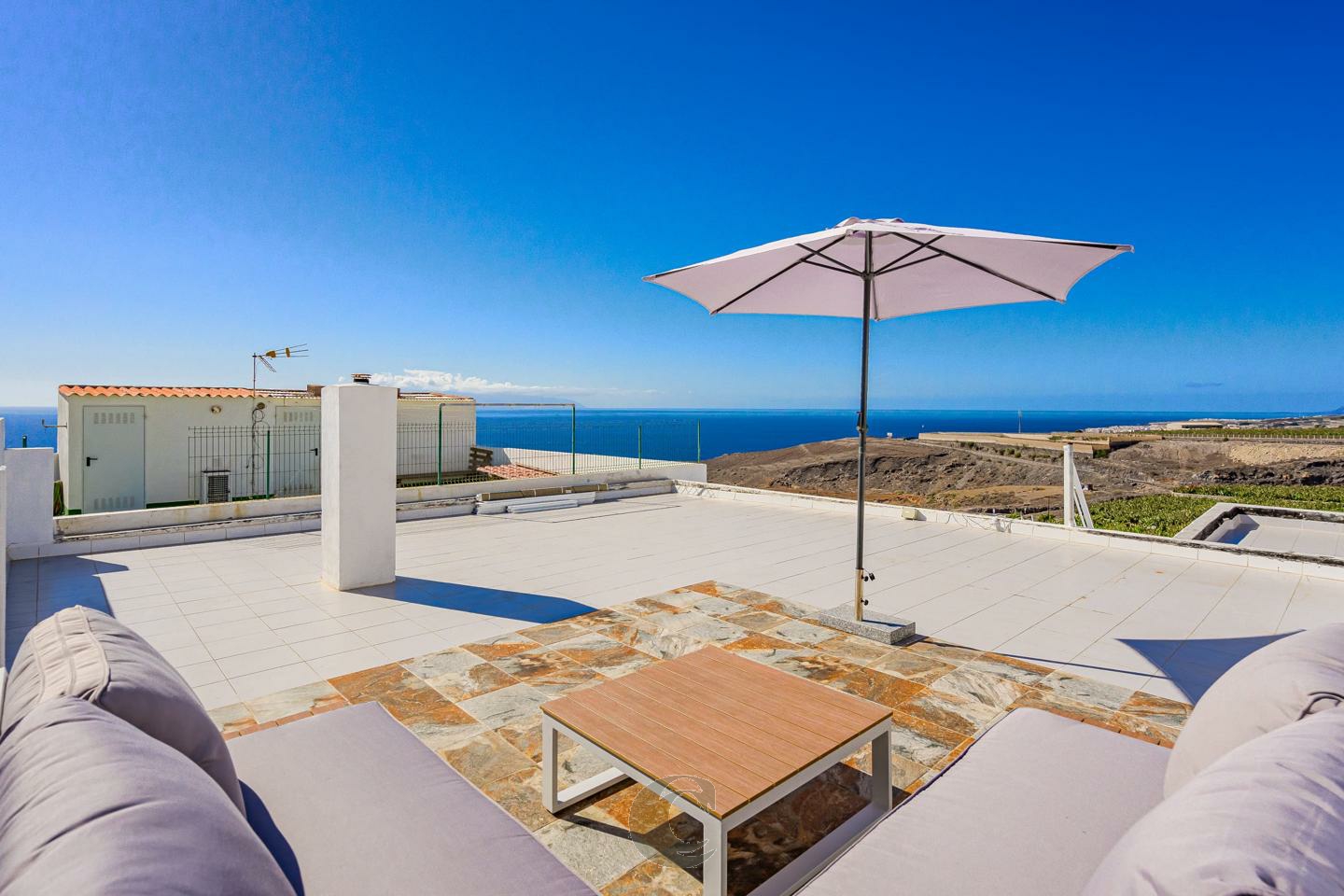 Luxusvilla kaufen in Teneriffa Luxusvilla kaufen in Teneriffa Entdecken Sie exklusive Luxusvillen auf Teneriffa mit Meerblick, Pool & Privatsphäre. Ideal für Lifestyle, Auszeit oder Investition.