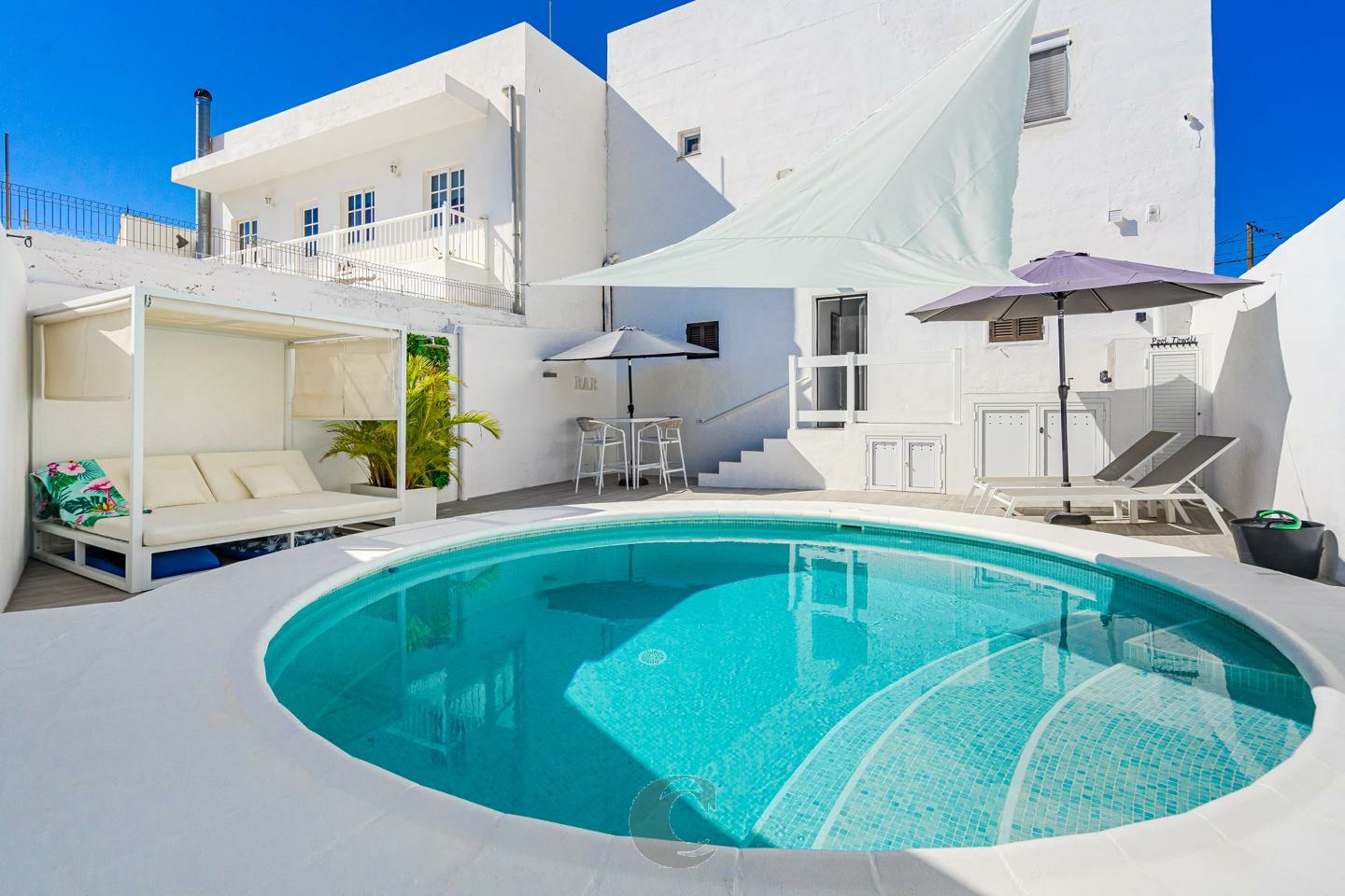 Luxusvilla kaufen in Teneriffa Entdecken Sie exklusive Luxusvillen auf Teneriffa, mit Meerblick, Pool & Privatsphäre. Ideal für Lifestyle, Auszeit oder Investition.